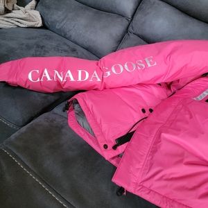 Canada Goose Hot Pink Puffer Jacket Size s/p, ~~Open Box